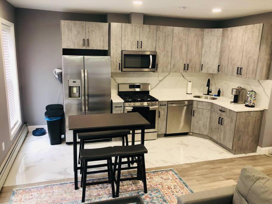Căn hộ Luxury 2 Bedroom With Laundry & Close Transport New York