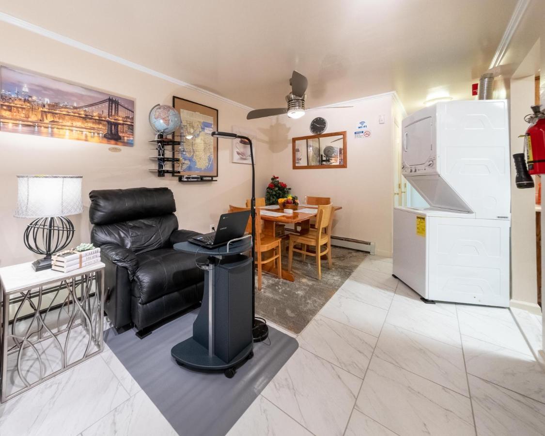 Two Bedrooms Manage And Supervise By Host Endless Features Amenities Dishwasher Washer Dryer Wifi Internet Services By Verizon Fios 960 Upload 960 Download Bi Monthly Free Housekeeping Services Huge 10000 Square Footage Căn hộ New York