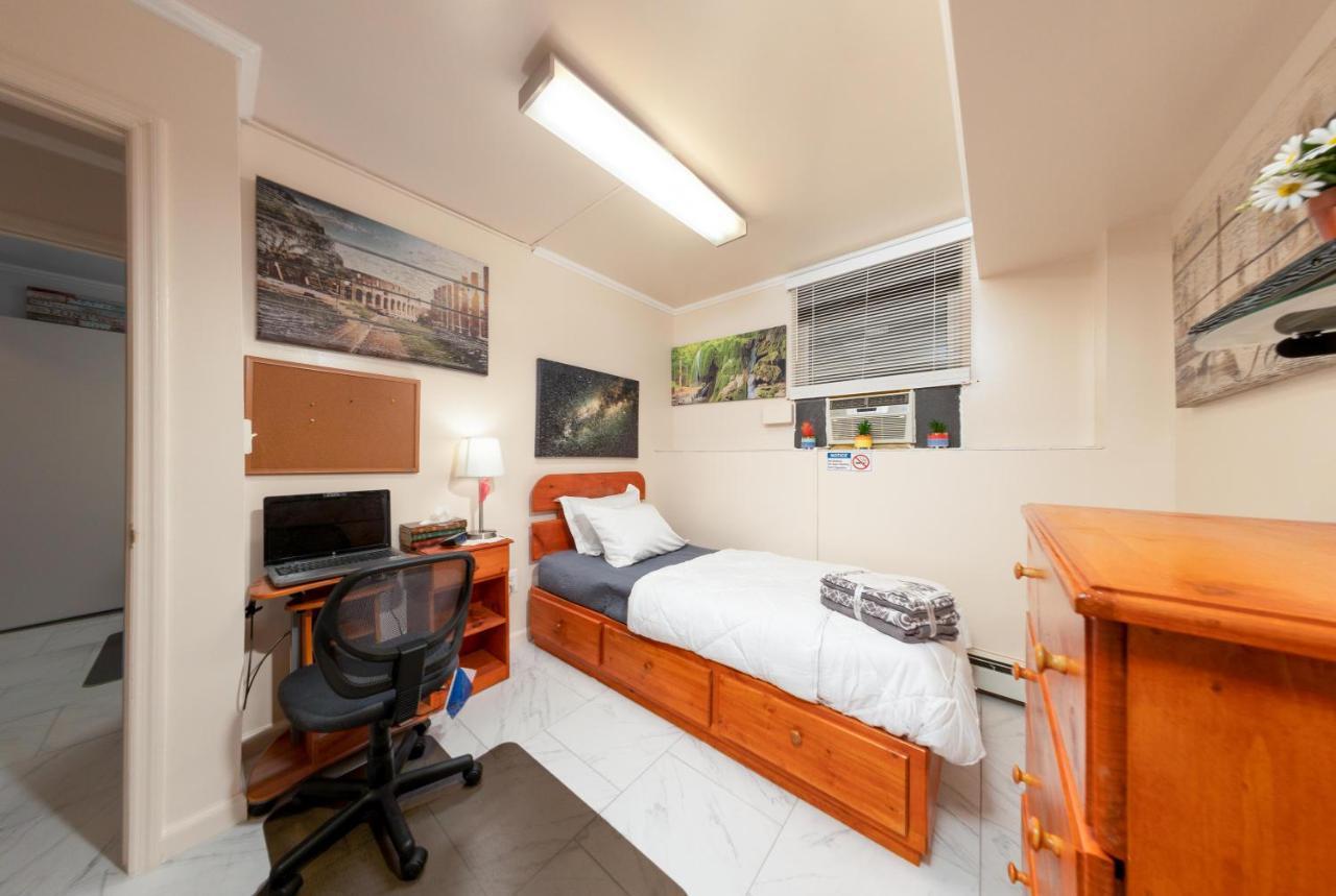 Two Bedrooms Manage And Supervise By Host Endless Features Amenities Dishwasher Washer Dryer Wifi Internet Services By Verizon Fios 960 Upload 960 Download Bi Monthly Free Housekeeping Services Huge 10000 Square Footage Căn hộ *