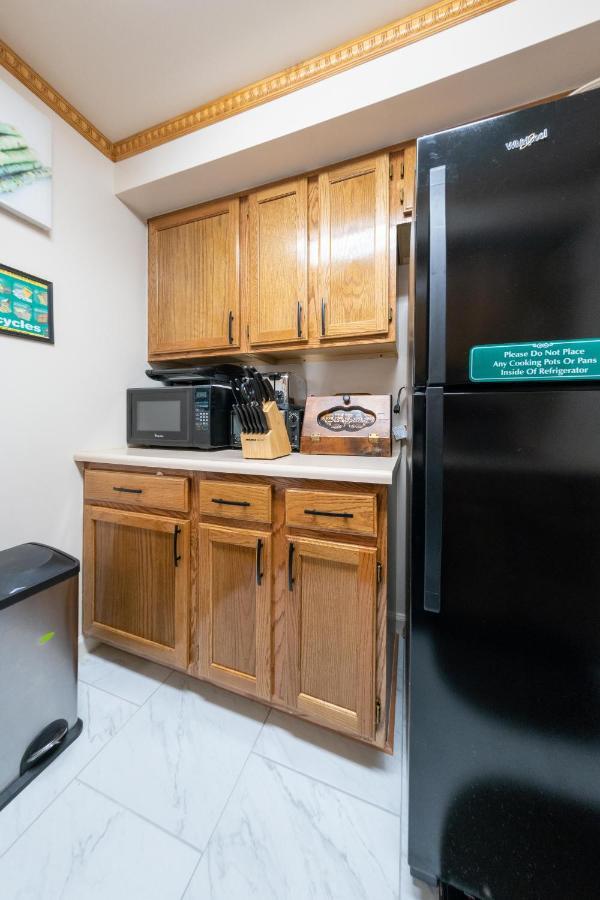 Apartment Booking.com Exxlusive: Fully Furnished One Bedroom Entire With Full Size Bed. For One Person Or Couple, Soulmate Positive Friendship New York
