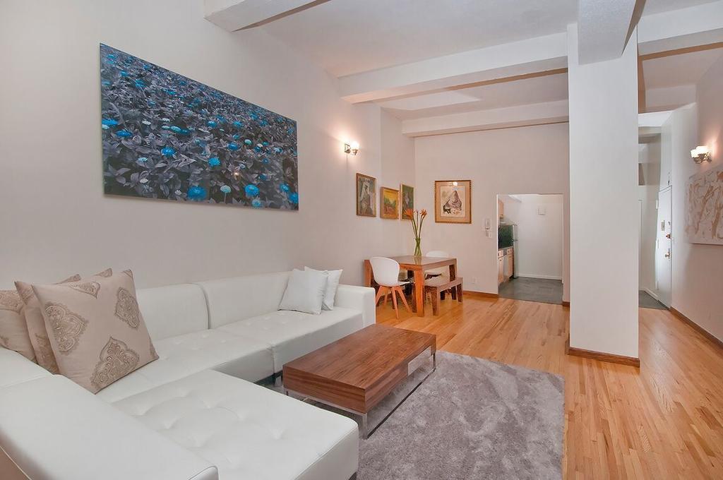 Luxury Next To Times Square *