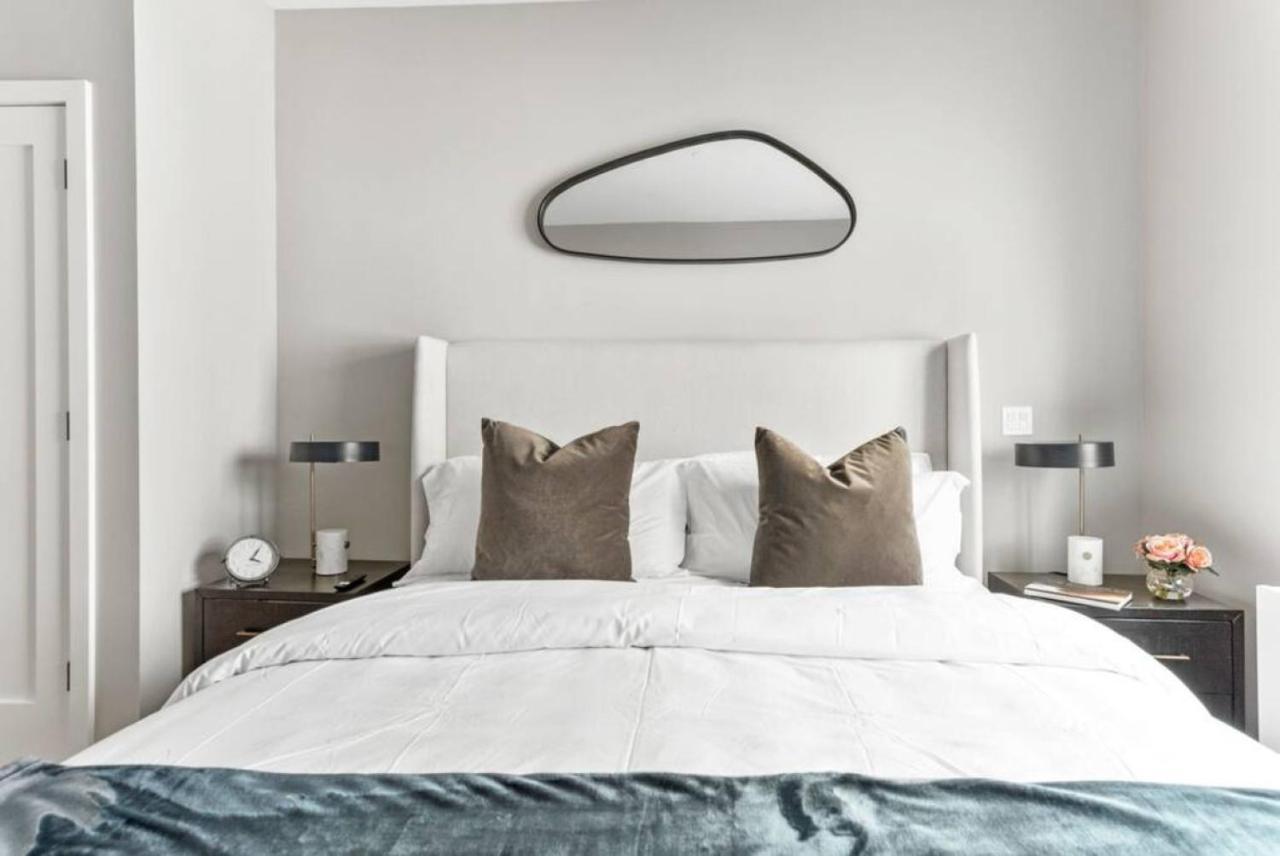 Top Notch 2 Bedroom Minutes From Central Park Khách sạn