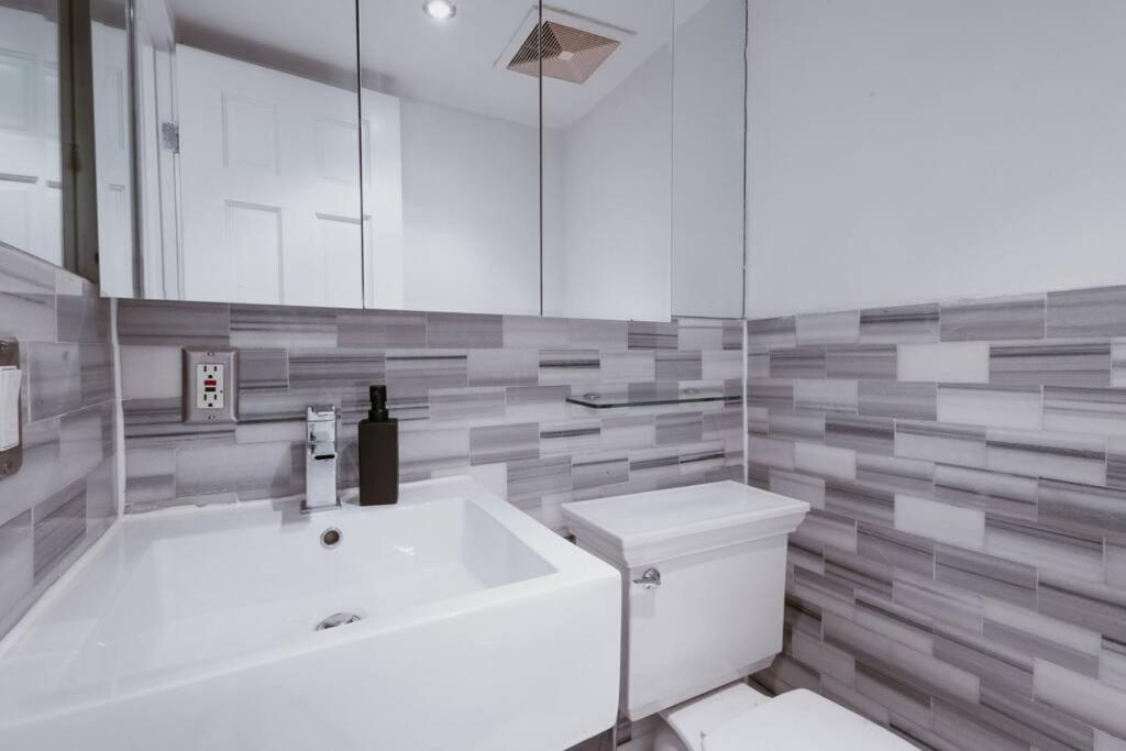 Cozy Urban Retreat - East Village Manhattan Nova York