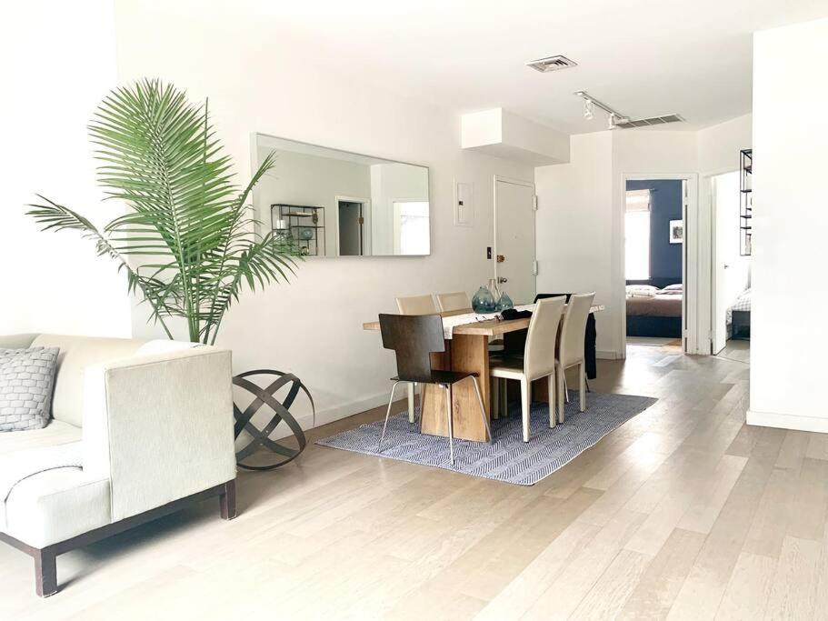 Apartment Beautiful Bright Renovated 2br With A Balcony- Sleeps 5 New York