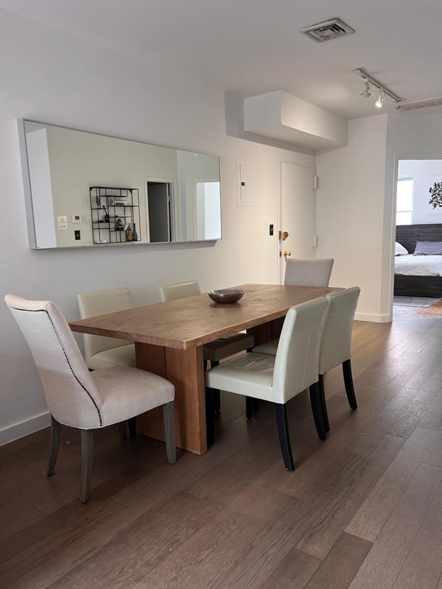 Beautiful Bright Renovated 2br With A Balcony- Sleeps 5