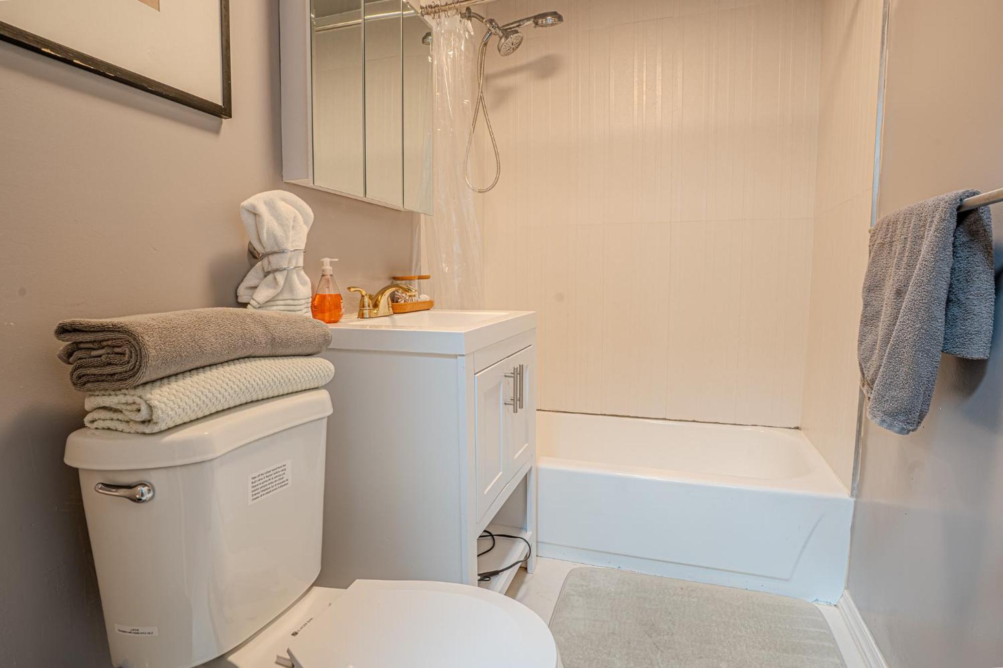 Stylish 3bd Near Empire Căn hộ