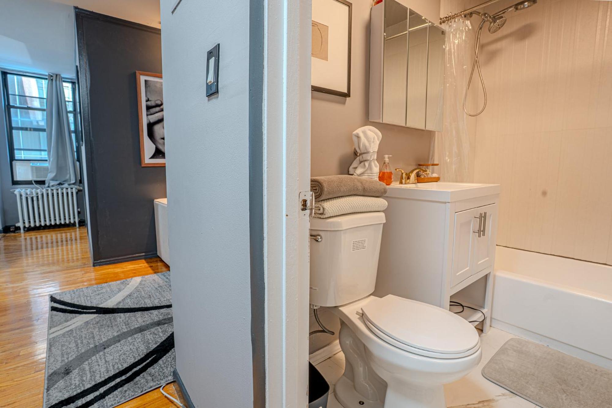 Căn hộ Stylish 3bd Near Empire New York