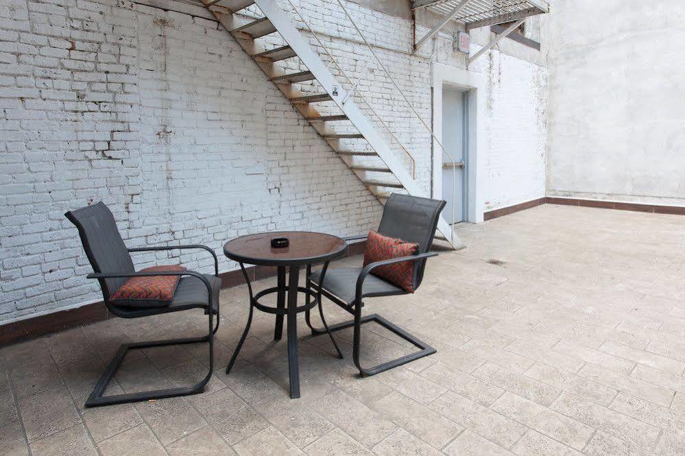 Un Place Khách sạn hẻo lánh