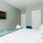King Size Bed Fast Wifi 278Mbps Bronx Zoo 2 Miles