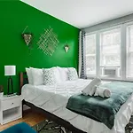 King Size Bed Fast Wifi 278Mbps Bronx Zoo 2 Miles