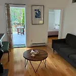 Sunny Private Room In Bed-Stuy