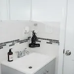 Ruby2 Room At Brighton Beach 2Min Walk To Ocean & Subway Chic Stay