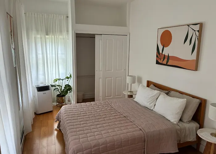 Sunny Private Room In Bed-Stuy