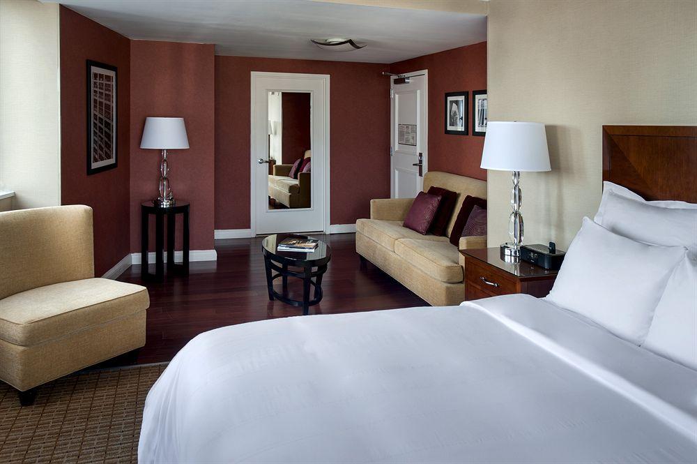 Khách sạn Marriott Downtown 4*