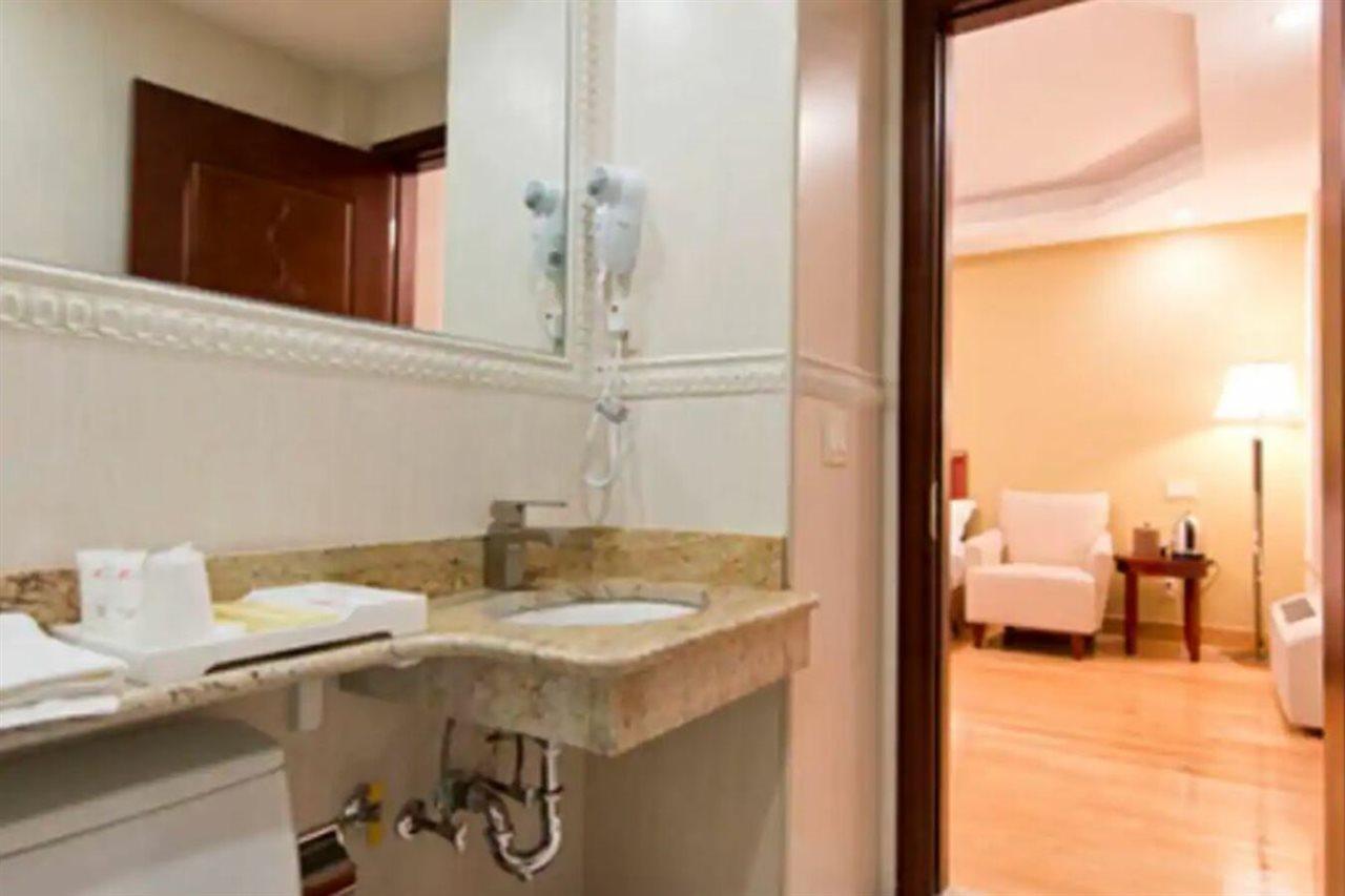 Asiatic - Flushing Khách sạn 3*