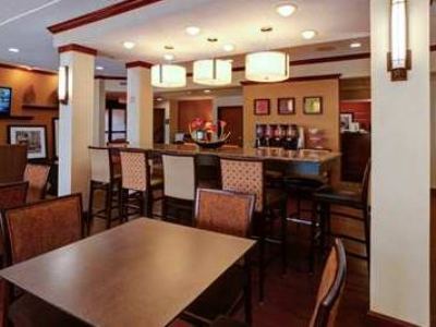 Hampton Manhattan Grand Khách sạn 3*