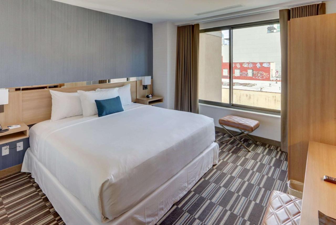 Microtel By Wyndham Long Island Khách sạn