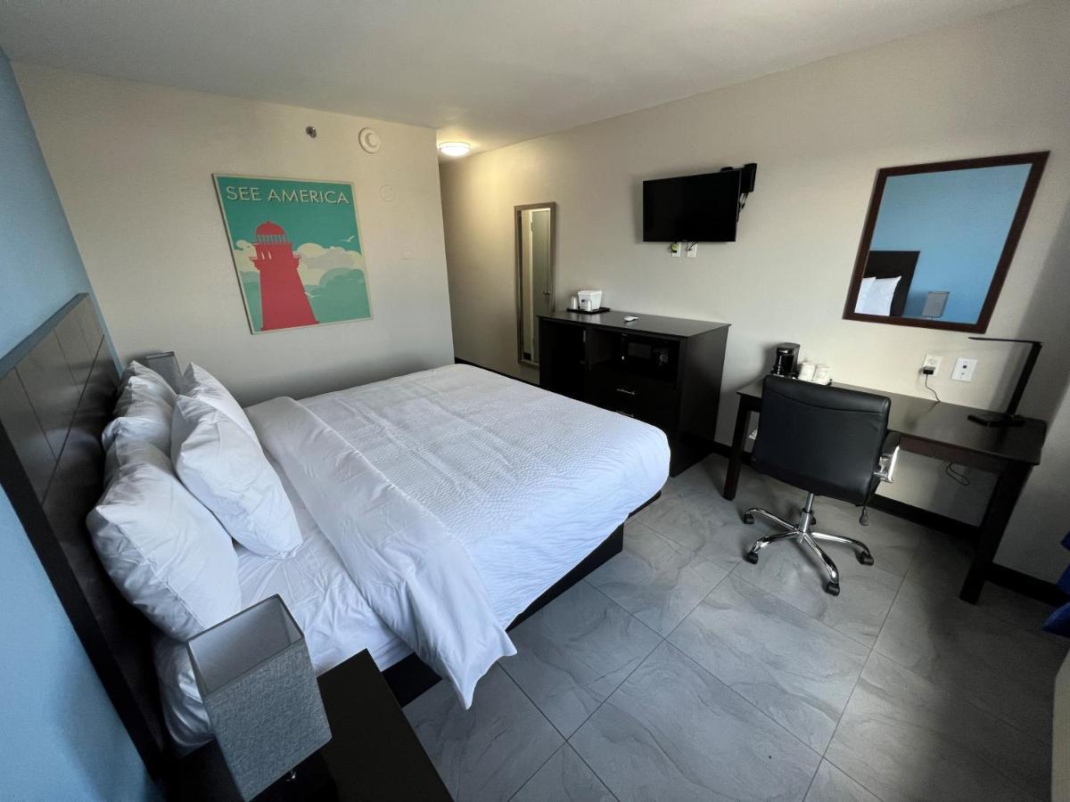 Travelodge By Wyndham Queens Khách sạn
