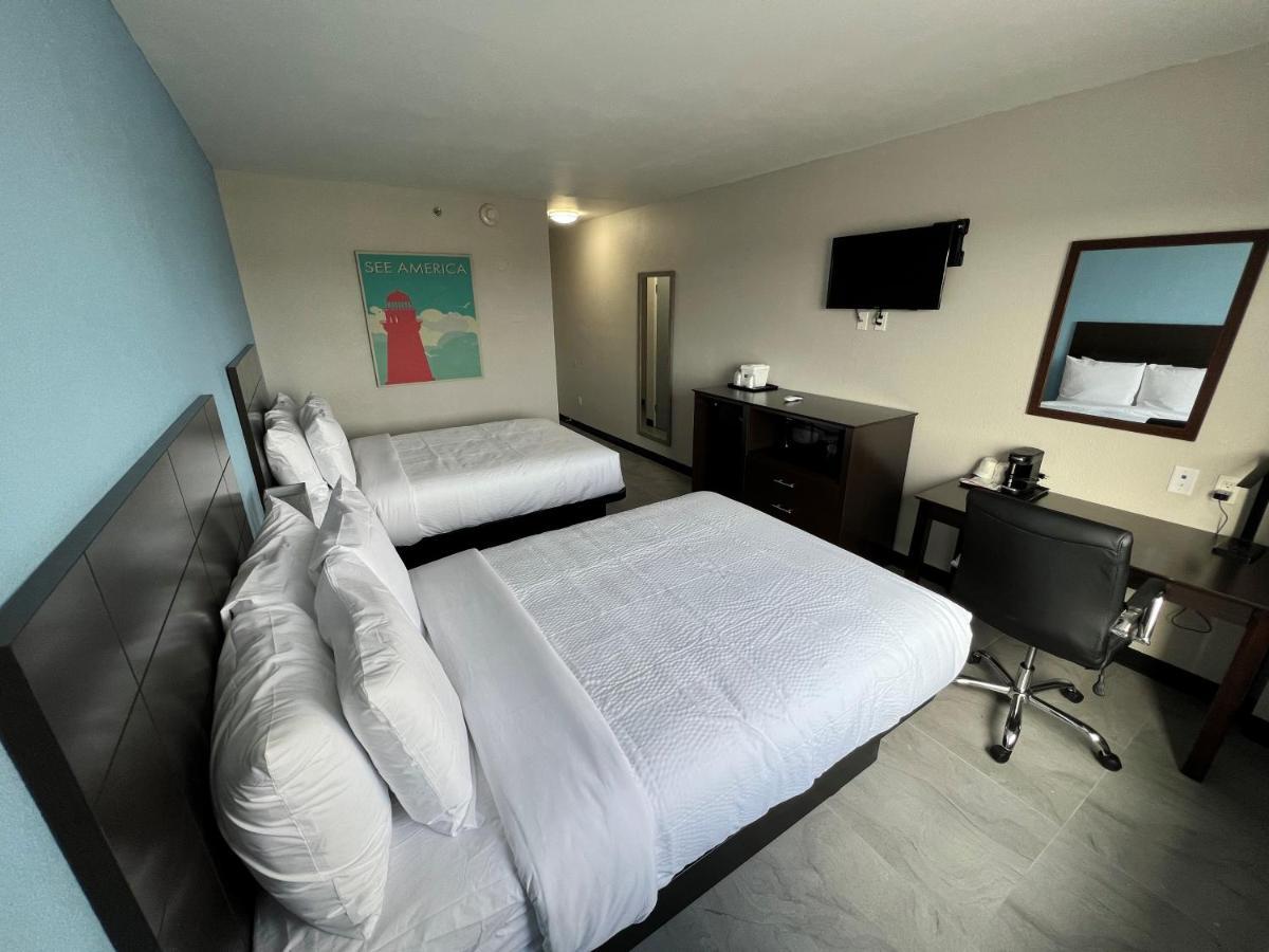 Khách sạn Travelodge By Wyndham Queens New York