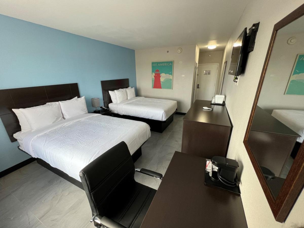 Travelodge By Wyndham Queens Khách sạn