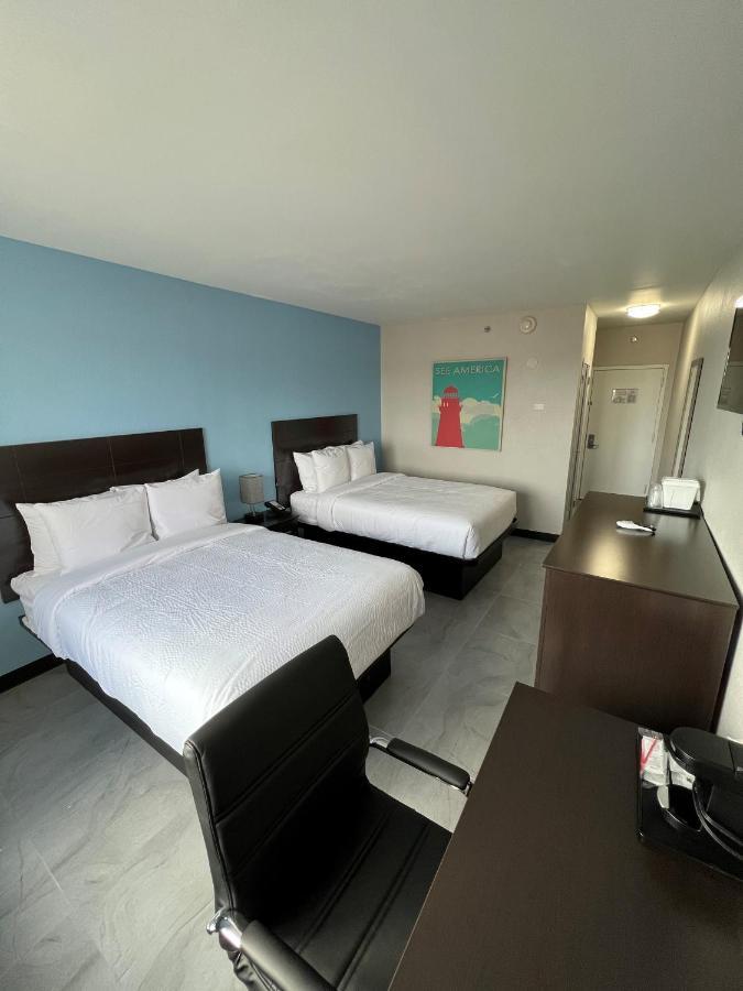 Travelodge By Wyndham Queens Khách sạn 3*