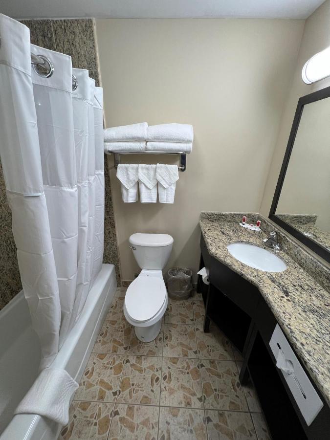 Travelodge By Wyndham Queens Khách sạn New York