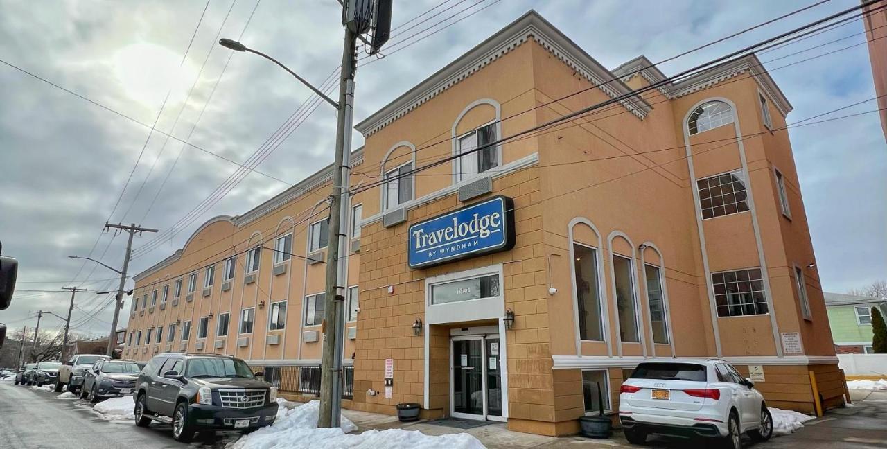 Khách sạn Travelodge By Wyndham Queens