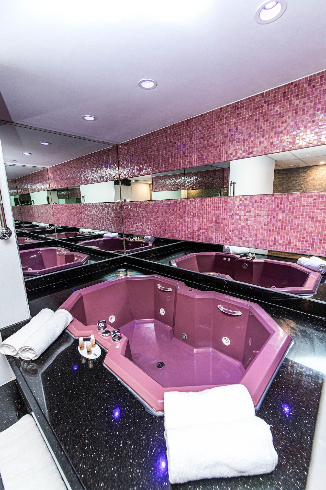 Ramada By Wyndham Bronx Khách sạn 3*