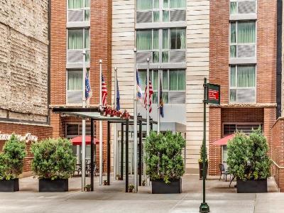 Khách sạn Hampton Manhattan Grand 3*