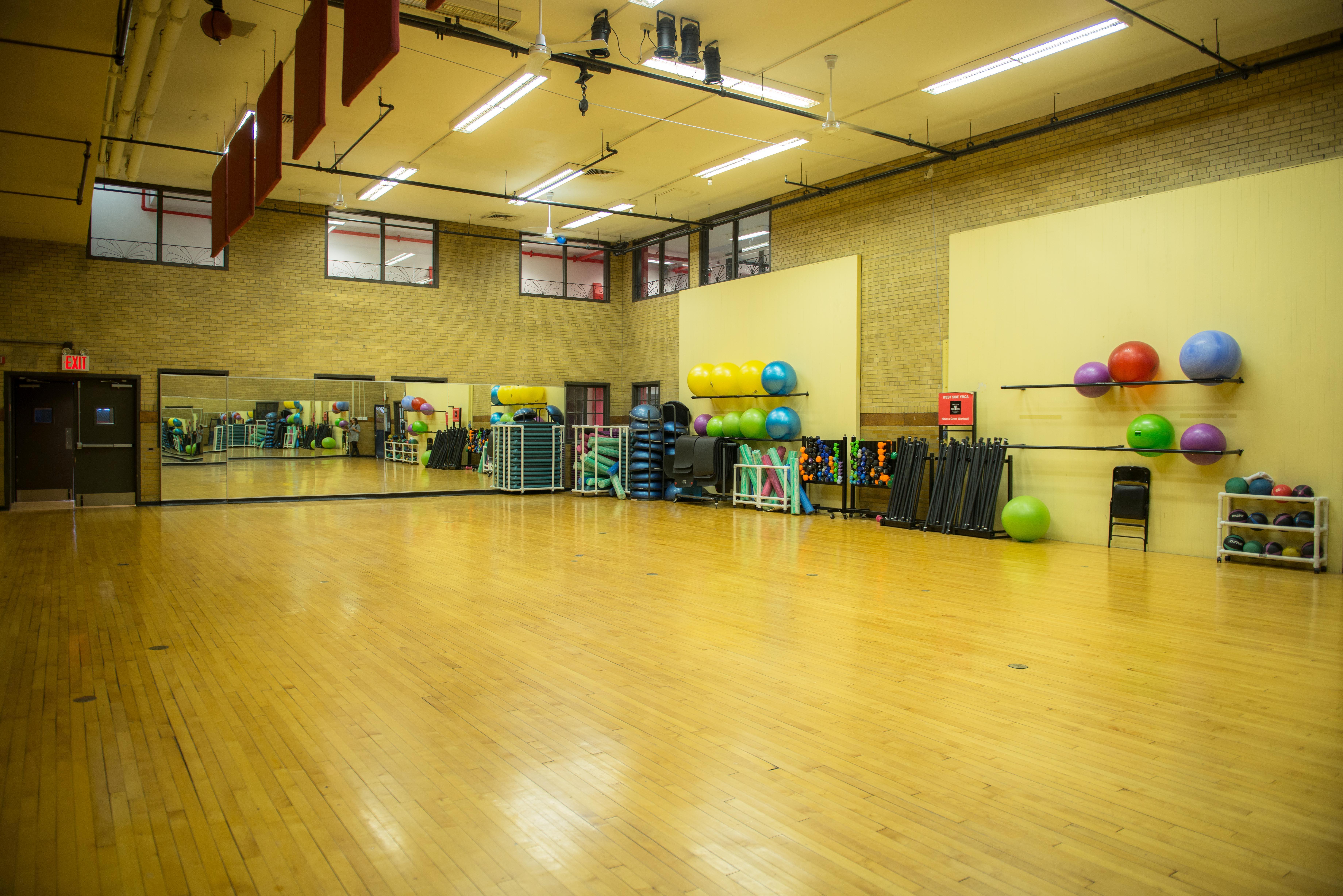 Nhà trọ West Side Ymca *