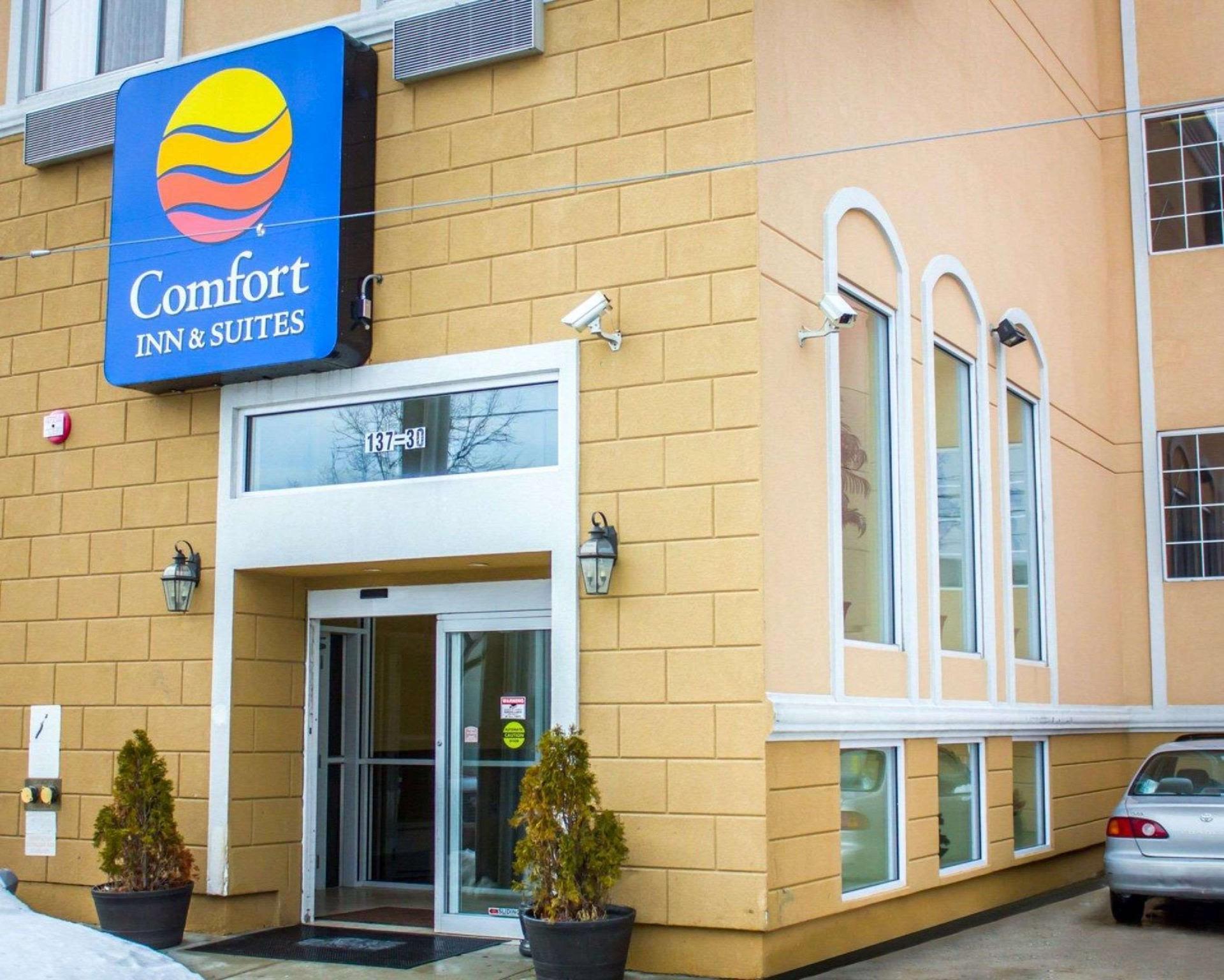 Khách sạn Travelodge By Wyndham Queens 3*