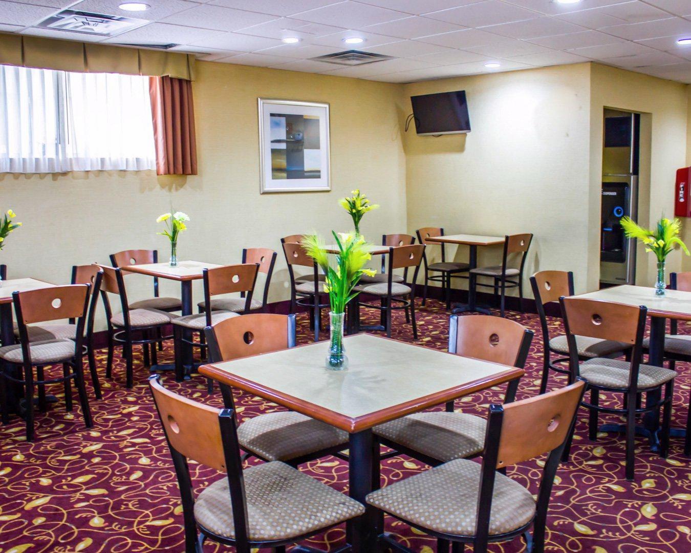 Travelodge By Wyndham Queens Khách sạn 3*
