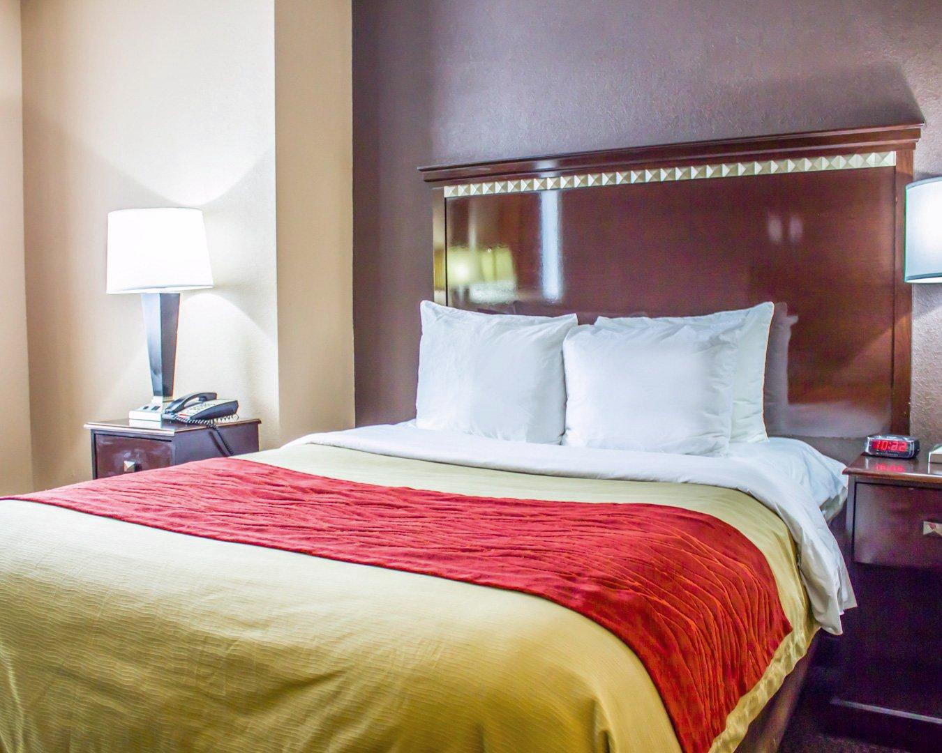 Khách sạn Travelodge By Wyndham Queens 3*