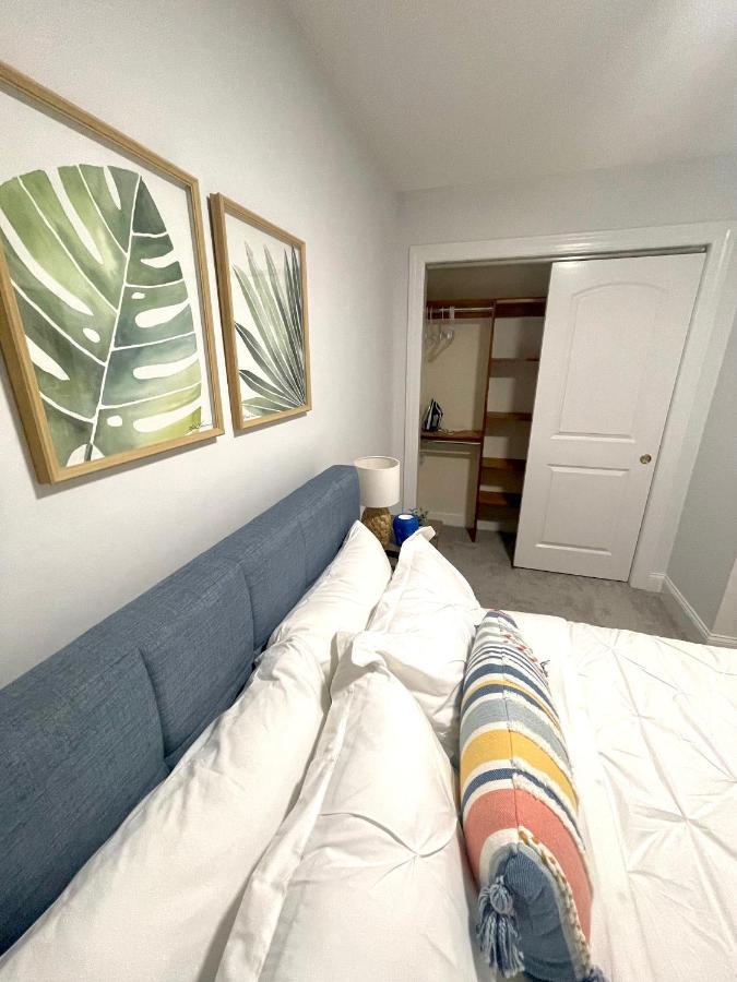 Modern With Parking & Quick Ride To Manhattan Apartment *