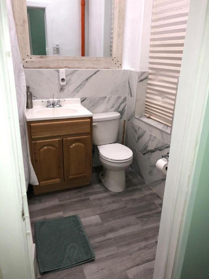 Ở trọ Private In A Shared 15 Minutes To Times Square!