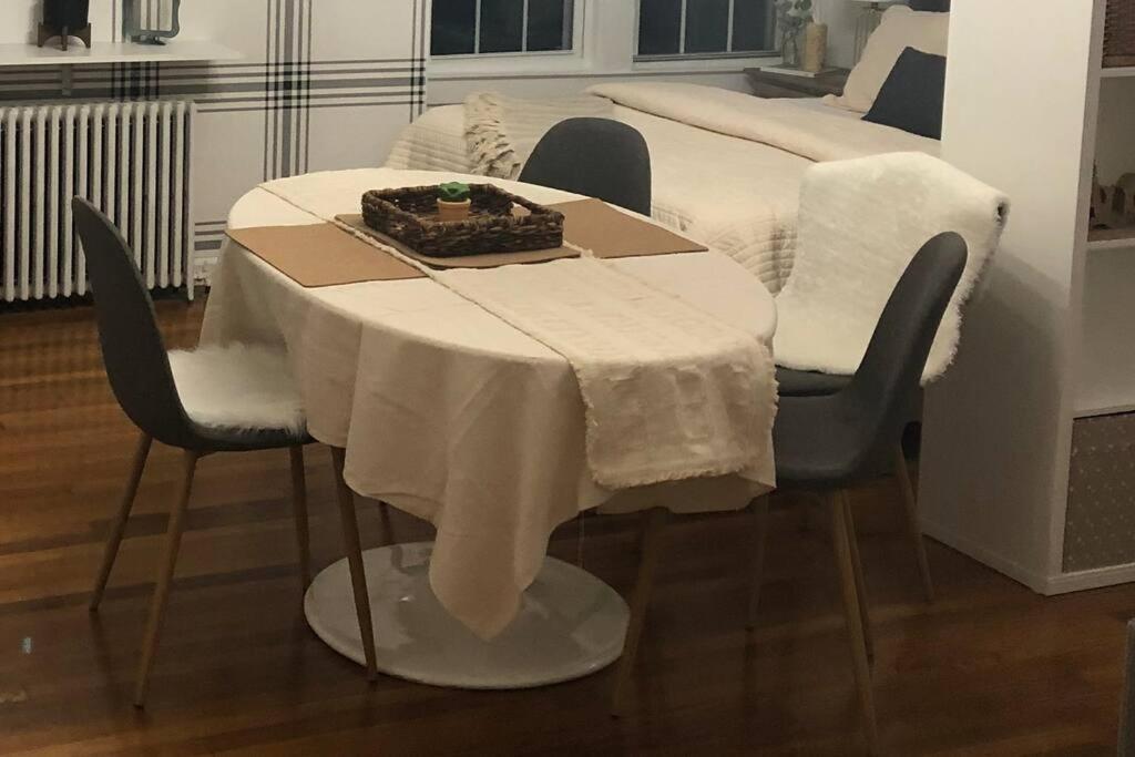 Private In Townhouse W Shared Baths Qn Bed 1-3ppl Căn hộ *