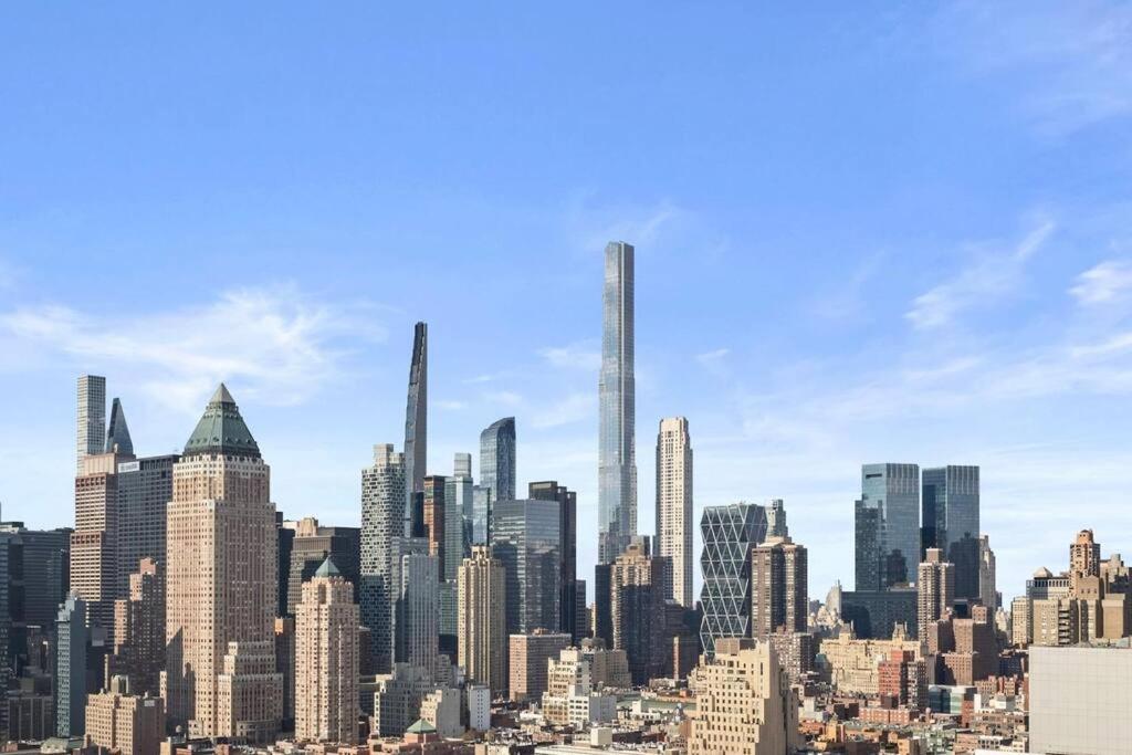 Apartment 1 Bd Luxury With Stunning Views *