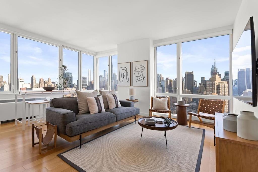 1 Bd Luxury With Stunning Views * New York