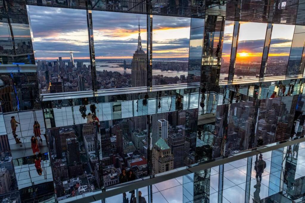 1 Bd Luxury With Stunning Views Apartment *