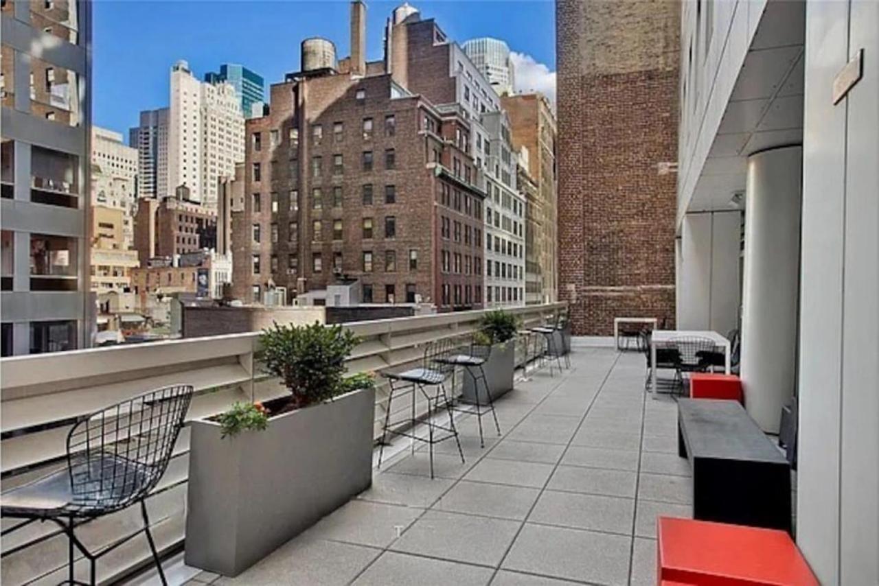 Căn hộ Stunning 2bd On The 38th Floor In Midtown