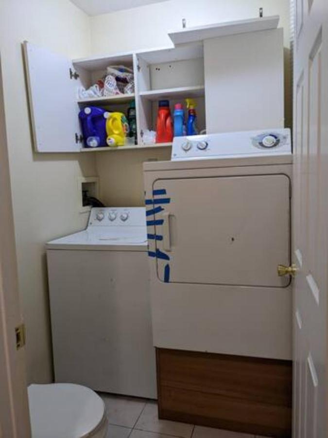 Hospedagem domiciliar Spacious Bedroom For 4 In Shared Townhouse+garden *