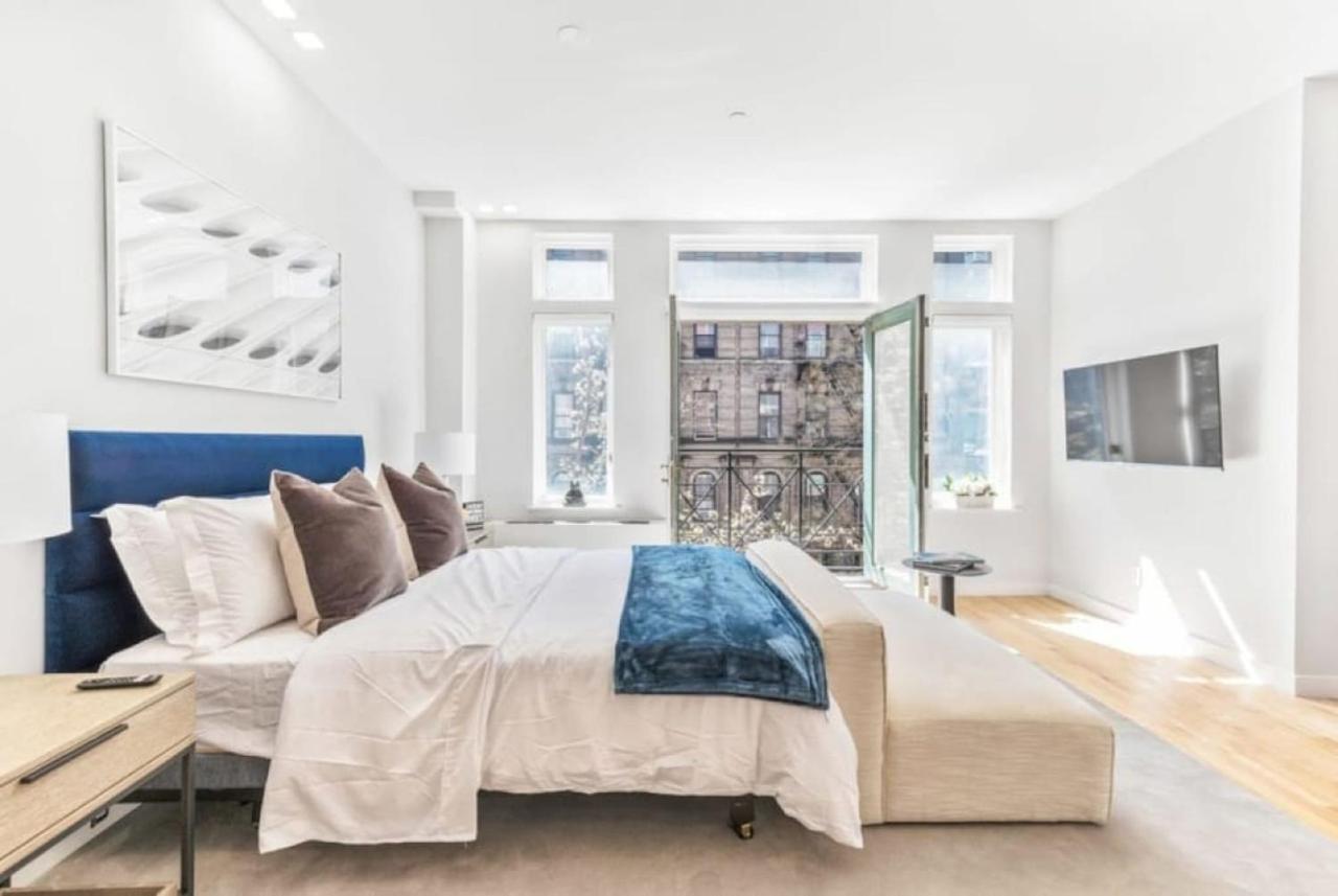 Hotel W Charming Juliet Balcony In Upper East New York