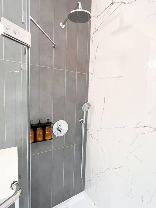 Căn hộ New Beautiful Modern One Bedroom In Brooklyn At Rem-casa New York