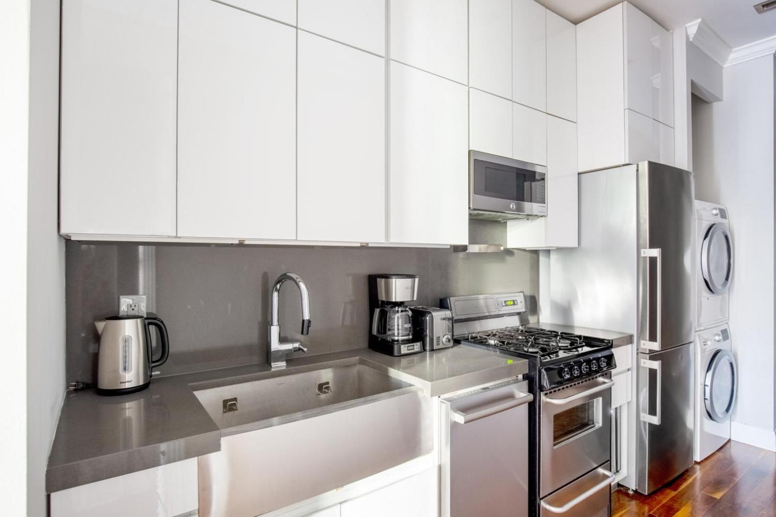 Midtown West 2br W Wd Wine Fridge Nr 1 Train Nyc-909 Nova York