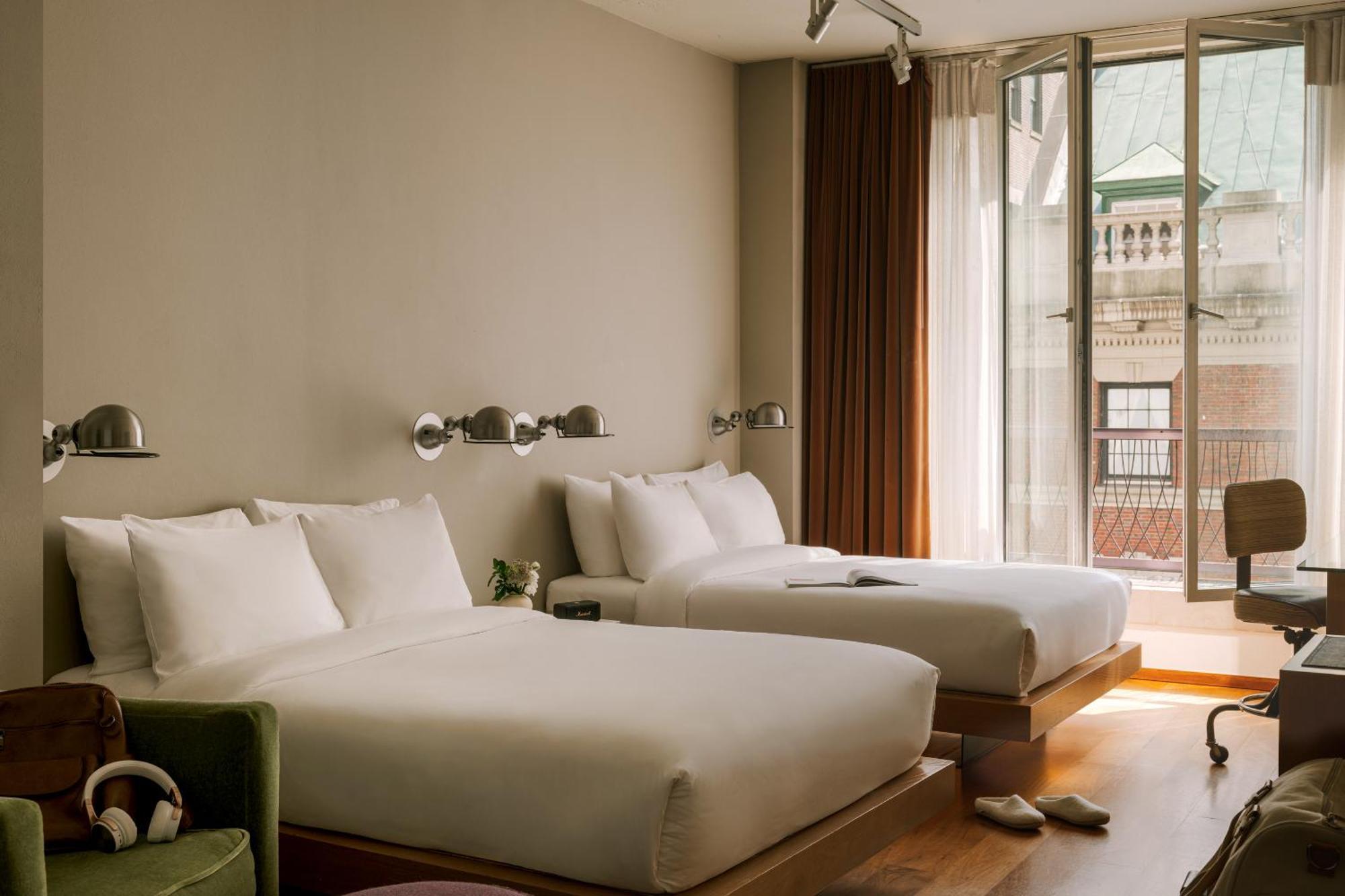Khách sạn Chambers Powered By Sonder 4*