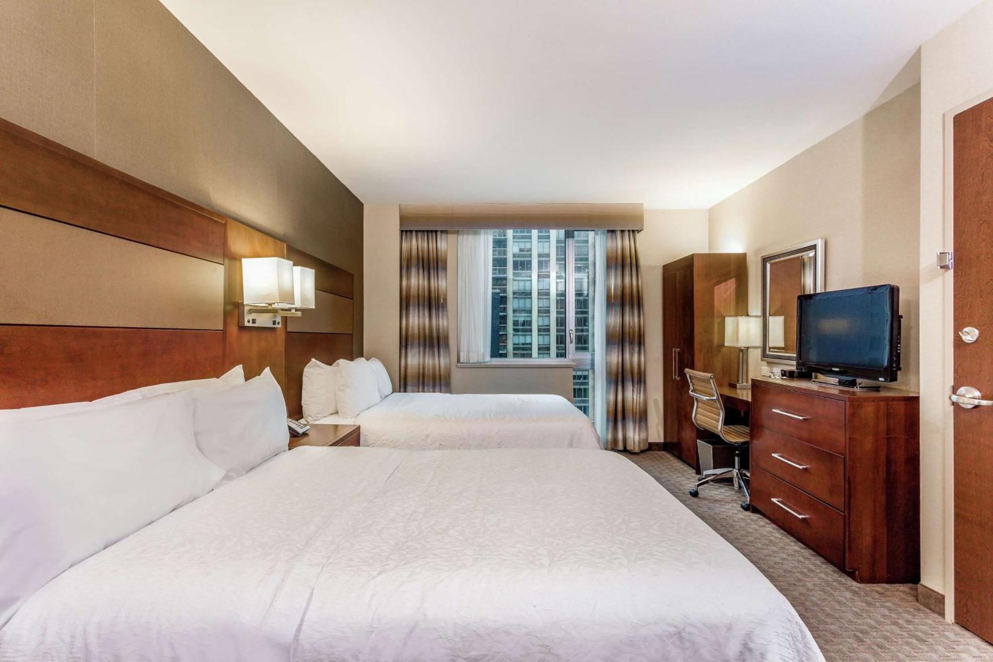 Khách sạn Hampton Manhattan Grand