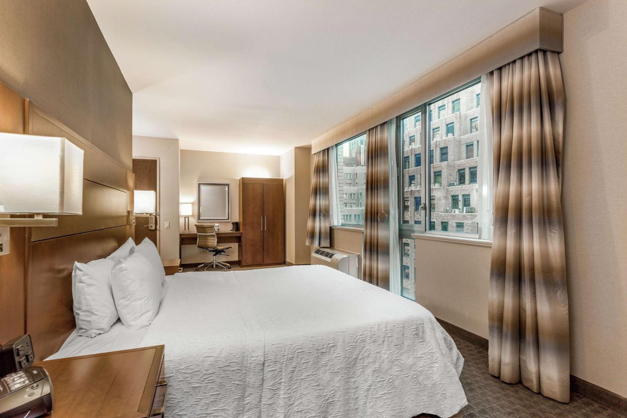 Khách sạn Hampton Manhattan Grand 3*