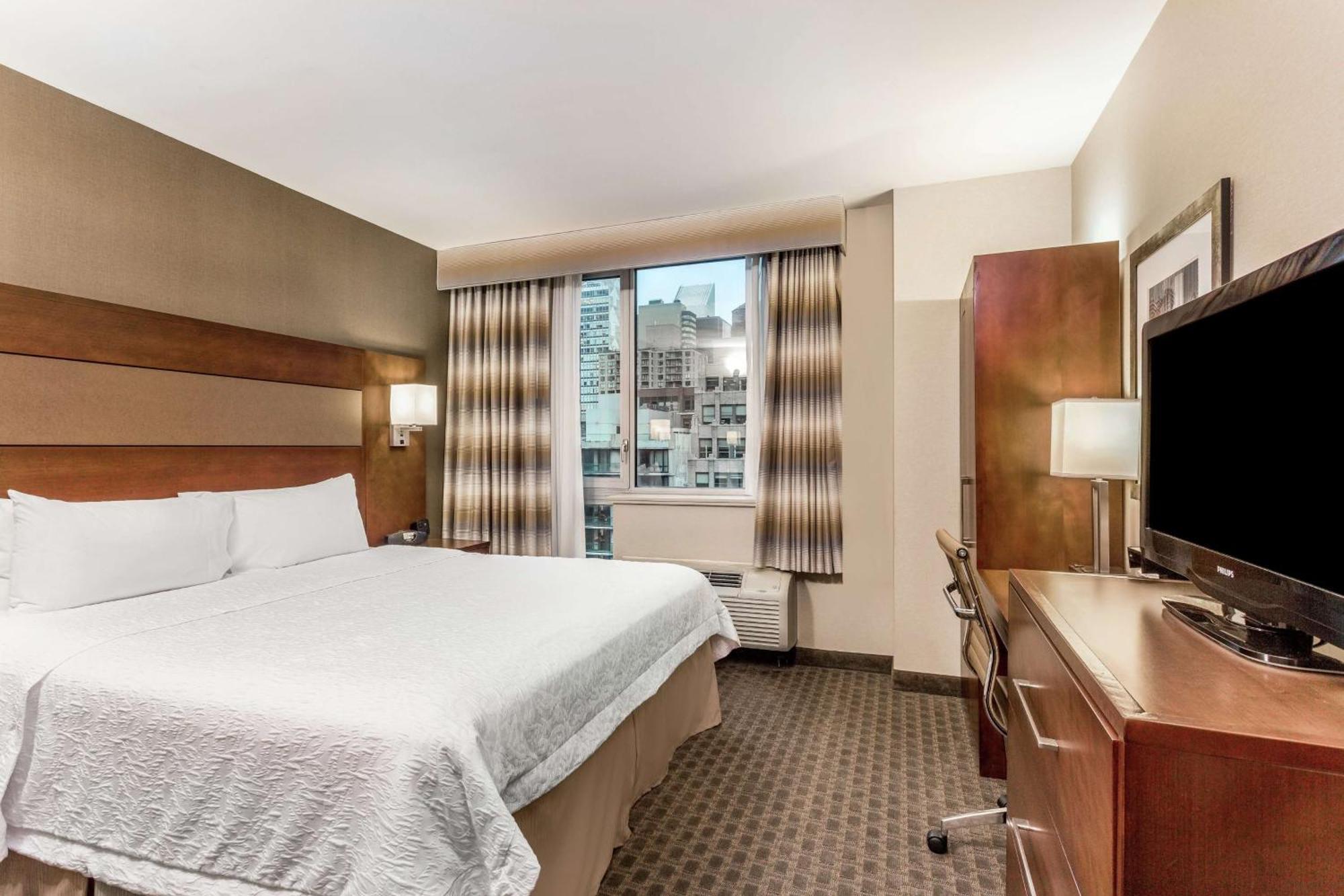 Khách sạn Hampton Manhattan Grand 3*