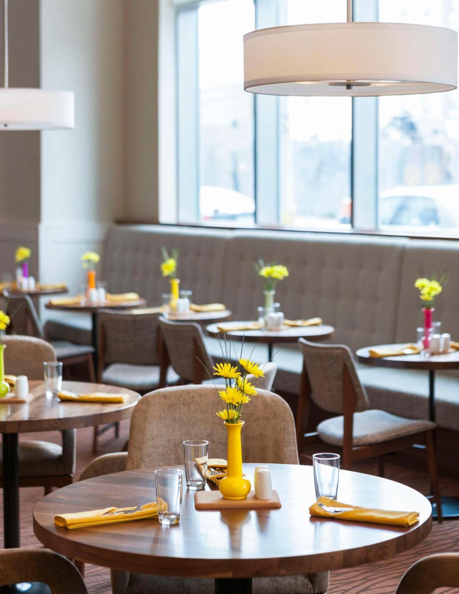 Hilton Garden Long Island Khách sạn 3*