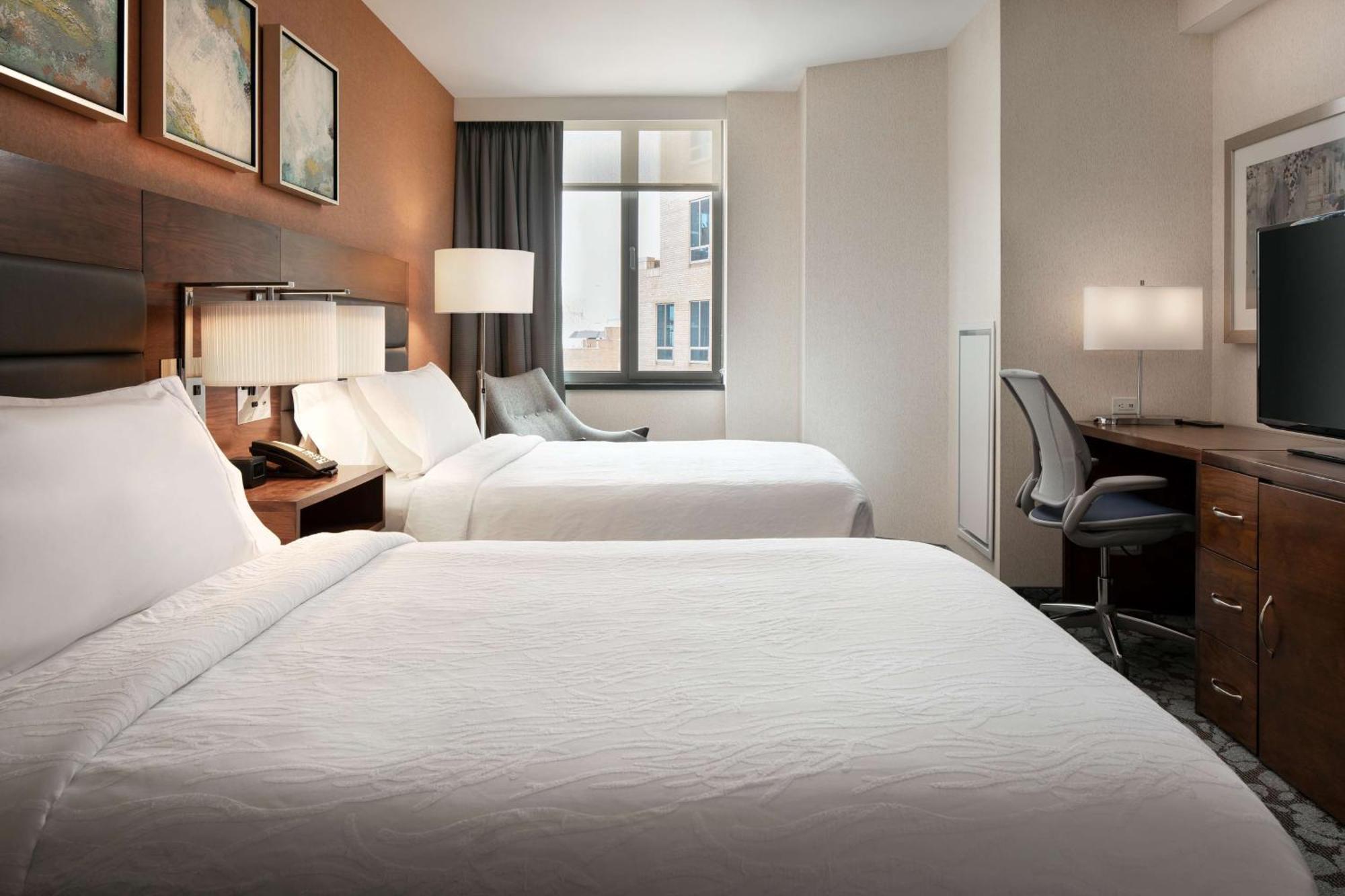 Hilton Garden Long Island Khách sạn 3*
